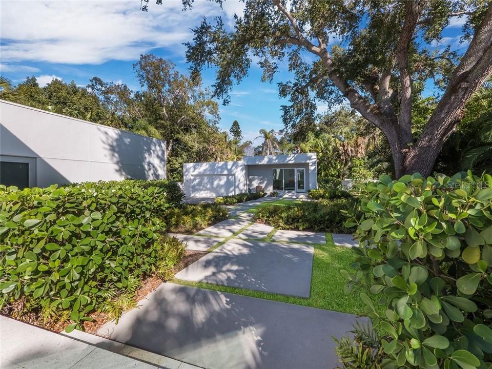 Recently Sold: $2,300,000 (3 beds, 4 baths, 3146 Square Feet)