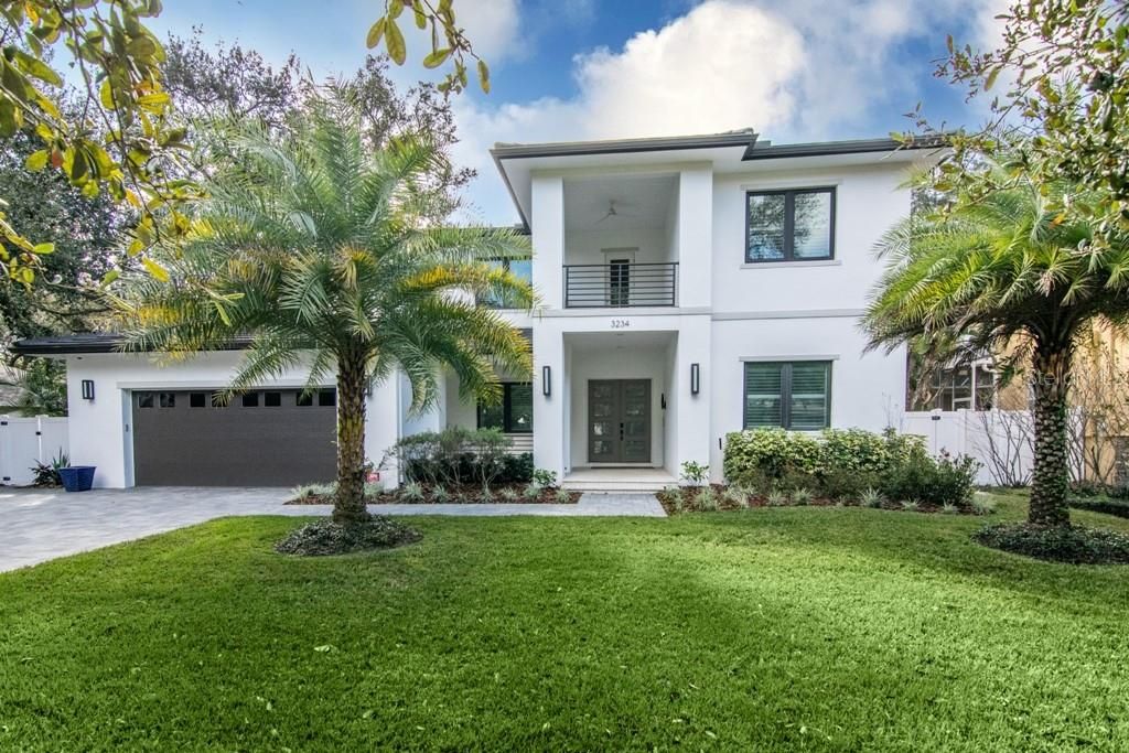 Recently Sold: $2,050,000 (4 beds, 4 baths, 4706 Square Feet)