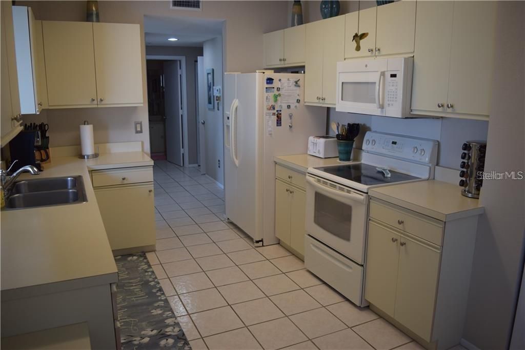 Recently Sold: $460,000 (2 beds, 2 baths, 1300 Square Feet)