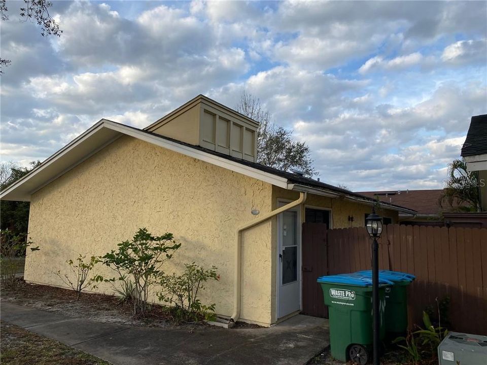 Vendido Recientemente: $133,000 (2 camas, 2 baños, 945 Pies cuadrados)