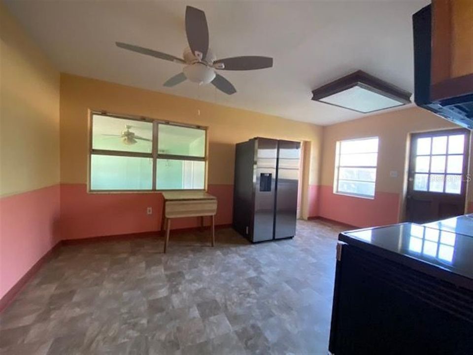 Recently Sold: $124,900 (3 beds, 1 baths, 1148 Square Feet)