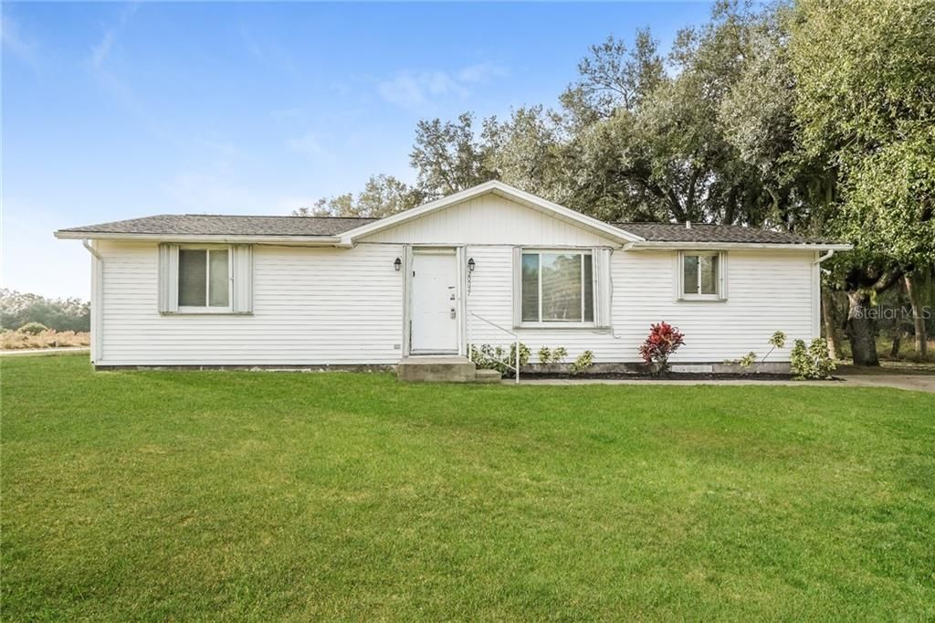 Recently Rented: $1,465 (3 beds, 2 baths, 1275 Square Feet)