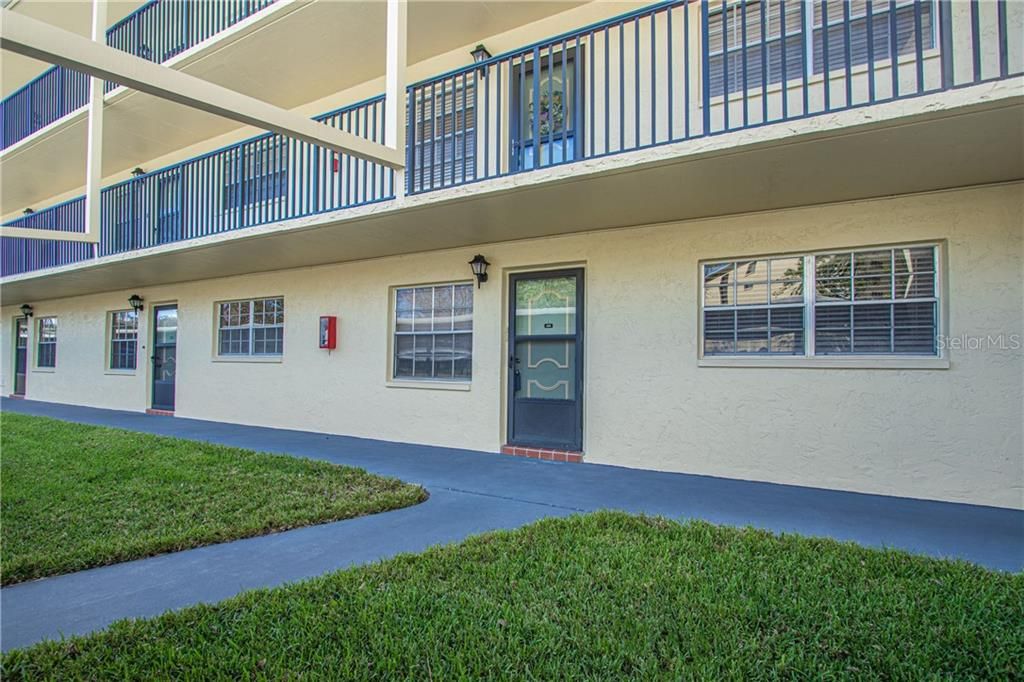 Vendido Recientemente: $149,999 (2 camas, 2 baños, 993 Pies cuadrados)