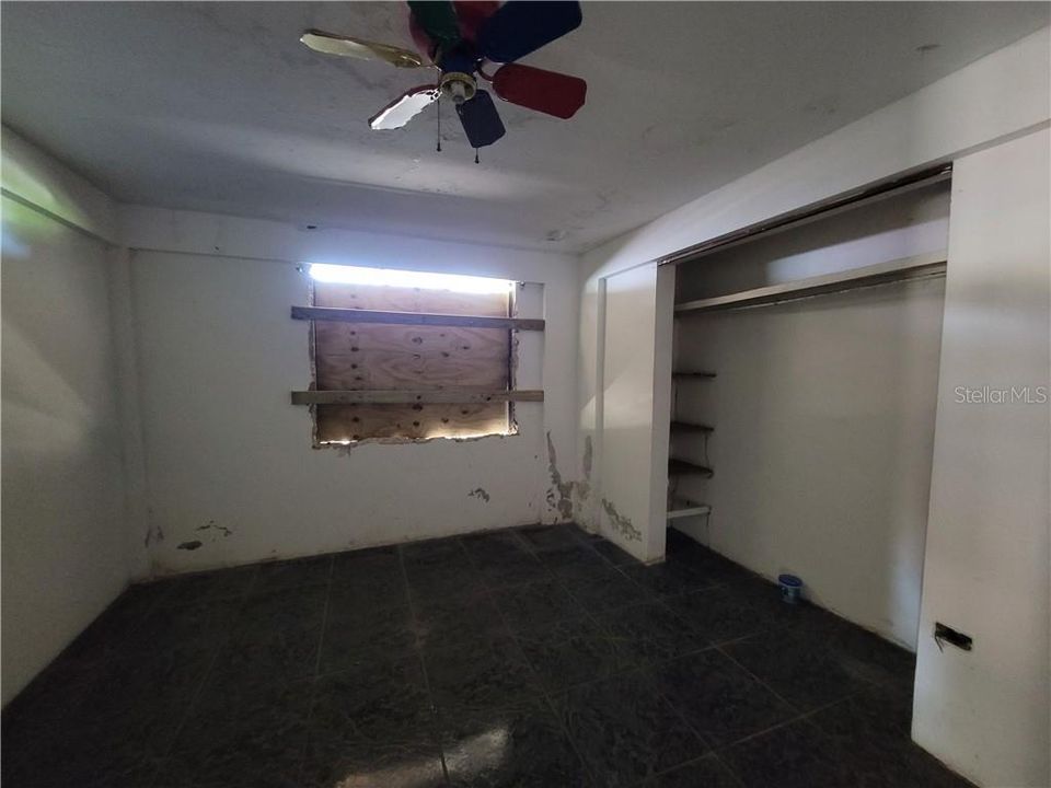 Vendido Recientemente: $52,000 (5 camas, 2 baños, 1621 Pies cuadrados)