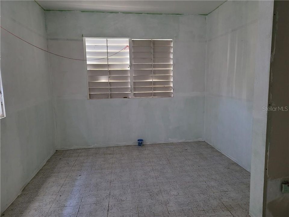 Vendido Recientemente: $52,000 (5 camas, 2 baños, 1621 Pies cuadrados)