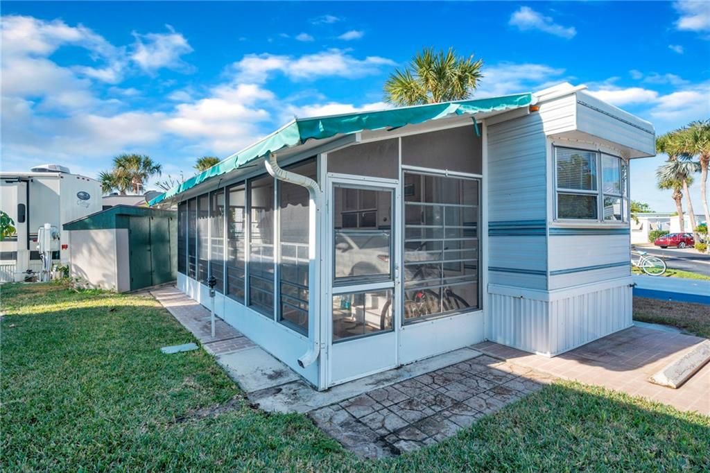 Recently Sold: $140,000 (1 beds, 1 baths, 400 Square Feet)