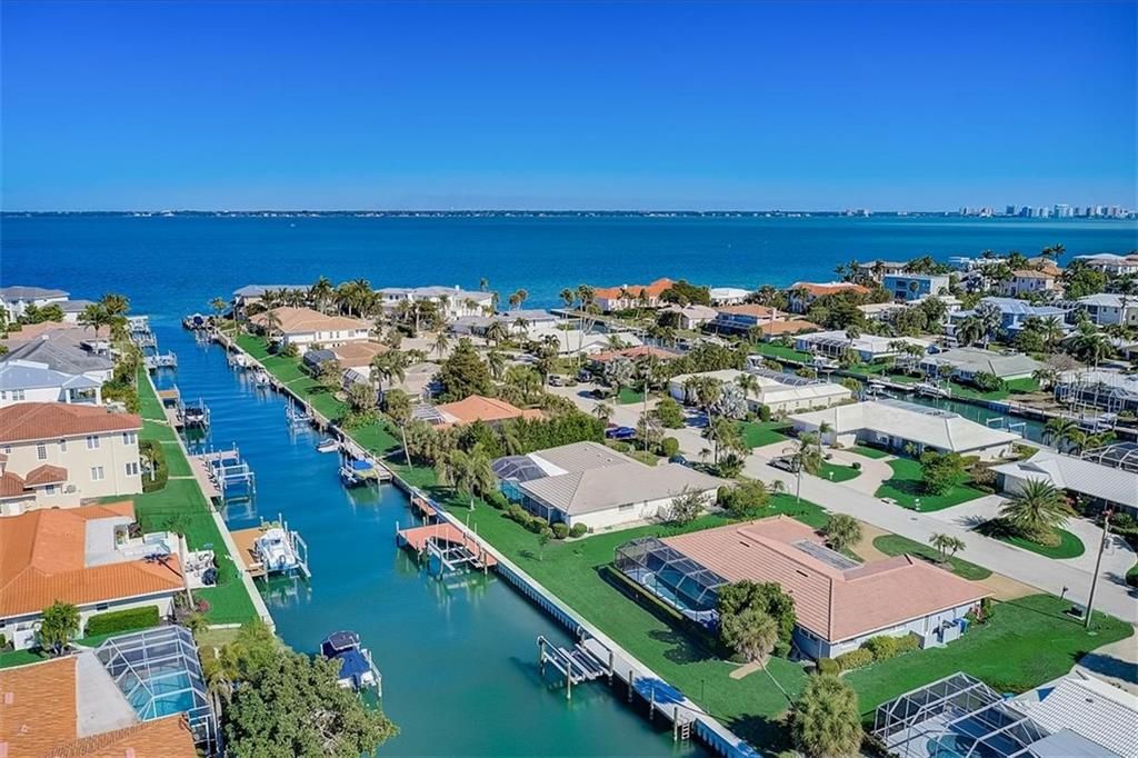 Located 5 lots away from the open waters of Sarasota Bay.