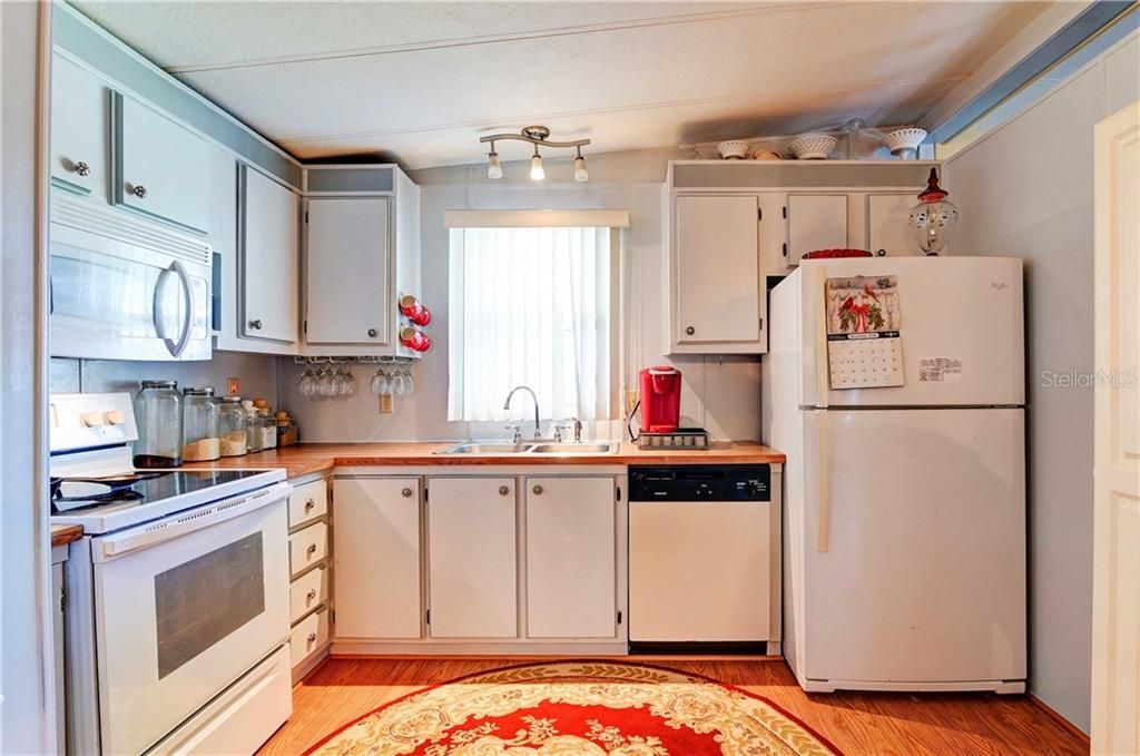 Recently Sold: $95,000 (2 beds, 2 baths, 864 Square Feet)