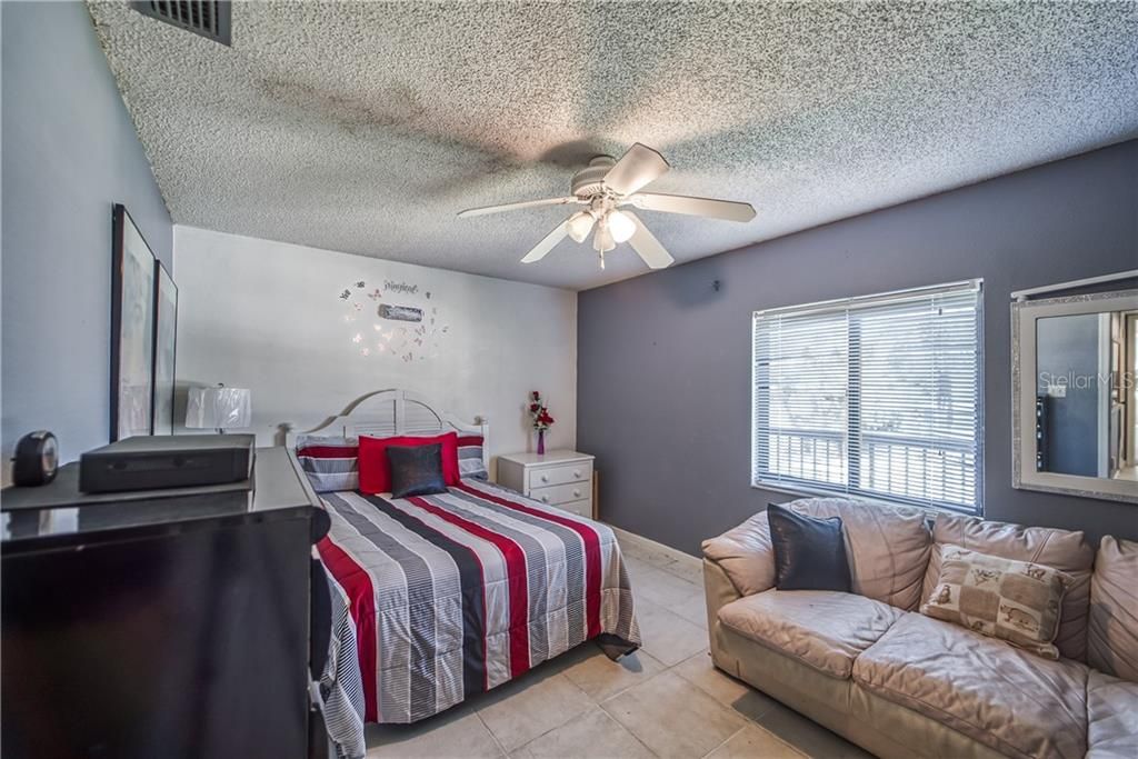 Recently Sold: $585,000 (2 beds, 2 baths, 1190 Square Feet)