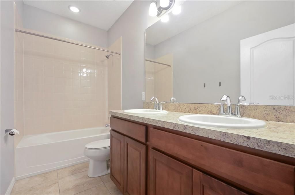 Недавно арендовано: $1,800 (3 спален, 2 ванн, 2053 Квадратных фут)