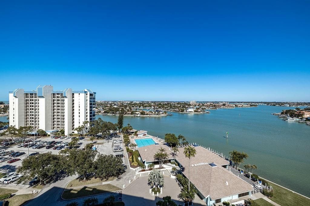 Recently Sold: $465,000 (2 beds, 2 baths, 1175 Square Feet)