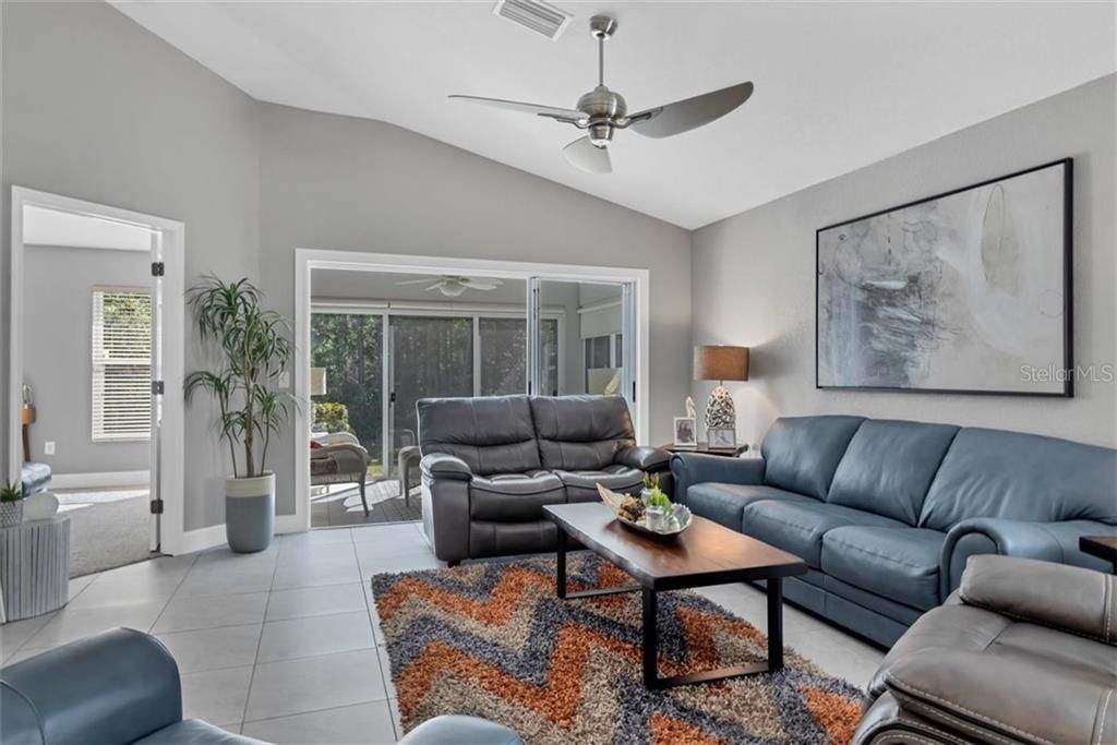 Recently Sold: $210,000 (2 beds, 2 baths, 1162 Square Feet)