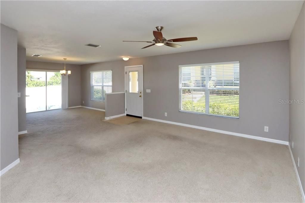 Recently Sold: $155,000 (3 beds, 2 baths, 1408 Square Feet)