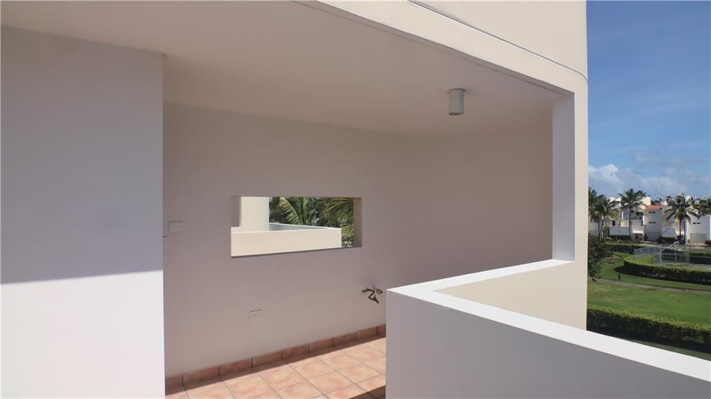 Vendido Recientemente: $525,000 (4 camas, 4 baños, 2590 Pies cuadrados)