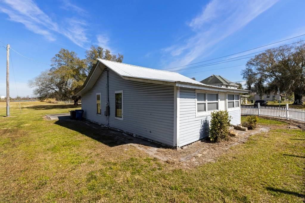 1 of 2 building structures on the 913 Ave N SW property- fixer upper - could be potentially a rental unit. This property is zoned Multi Single Family Residences.