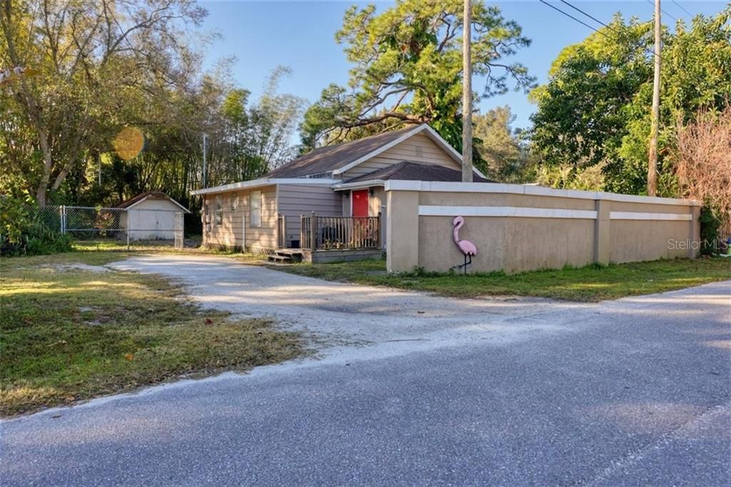 Recently Sold: $195,000 (2 beds, 1 baths, 1104 Square Feet)