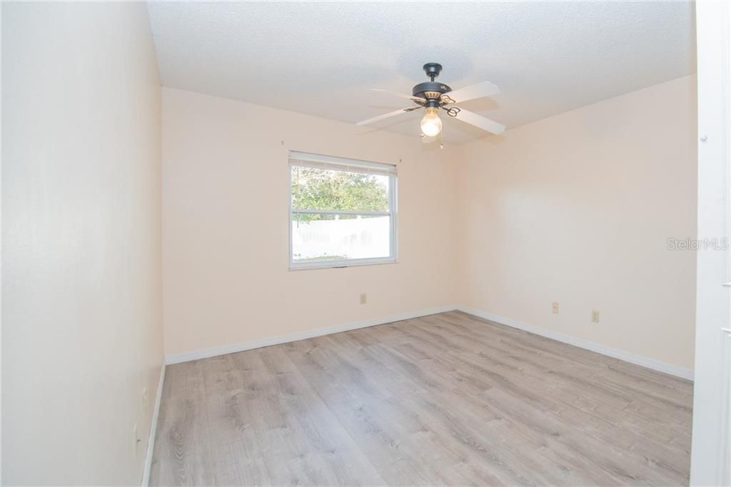 Recently Sold: $269,000 (4 beds, 2 baths, 1937 Square Feet)
