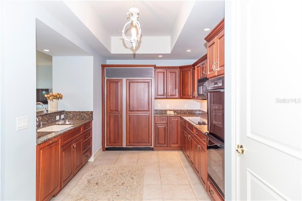 Recently Sold: $1,399,000 (2 beds, 2 baths, 2400 Square Feet)