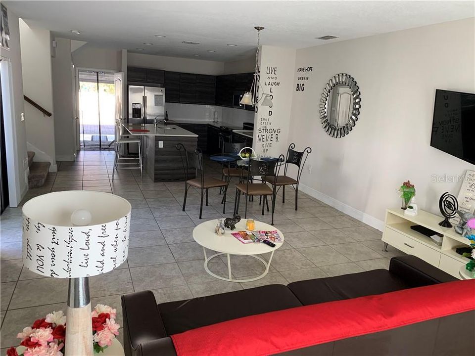 Recently Sold: $210,000 (3 beds, 2 baths, 1802 Square Feet)
