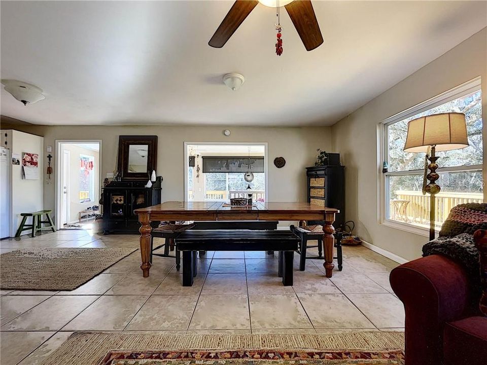 Recently Sold: $389,000 (3 beds, 2 baths, 1700 Square Feet)