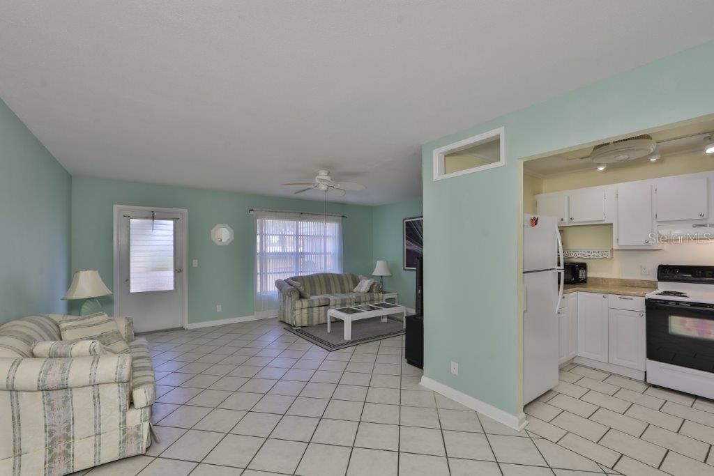 Recently Sold: $87,900 (1 beds, 1 baths, 800 Square Feet)