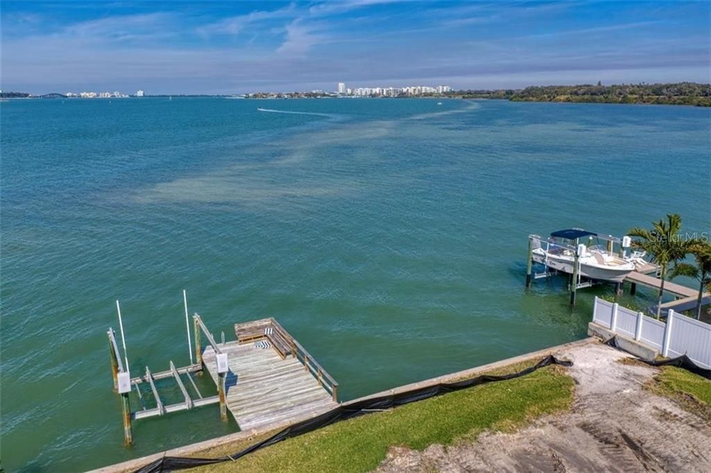 Aerial Views / Dock with Boat Lift