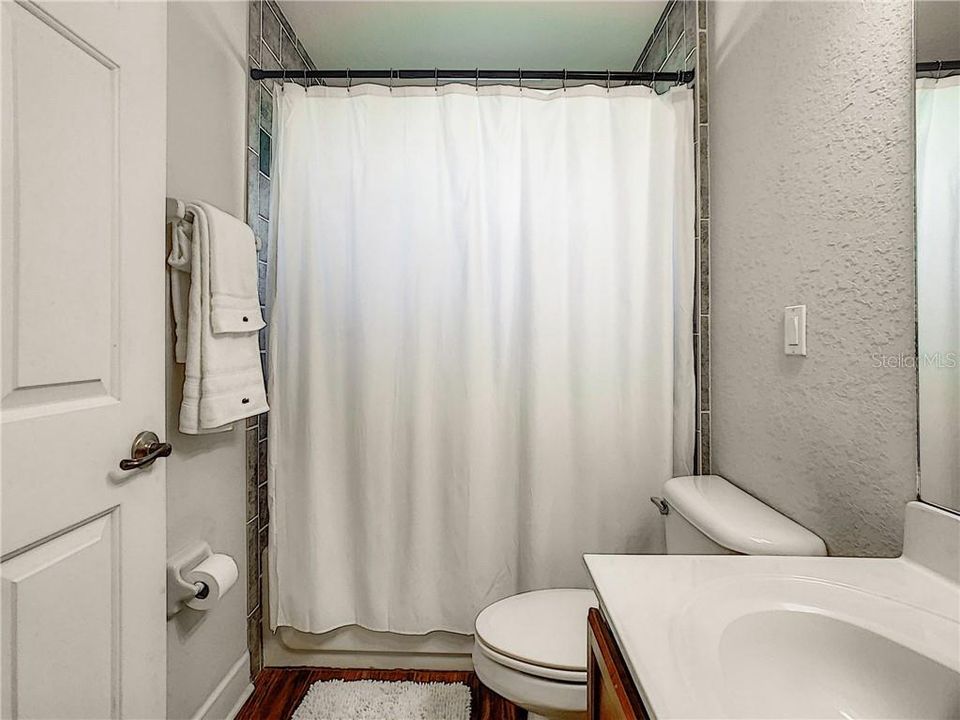 最近售出: $475,000 (4 贝兹, 3 浴室, 2452 平方英尺)