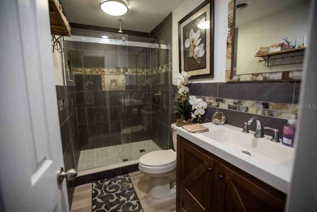 最近售出: $250,000 (2 贝兹, 1 浴室, 1543 平方英尺)