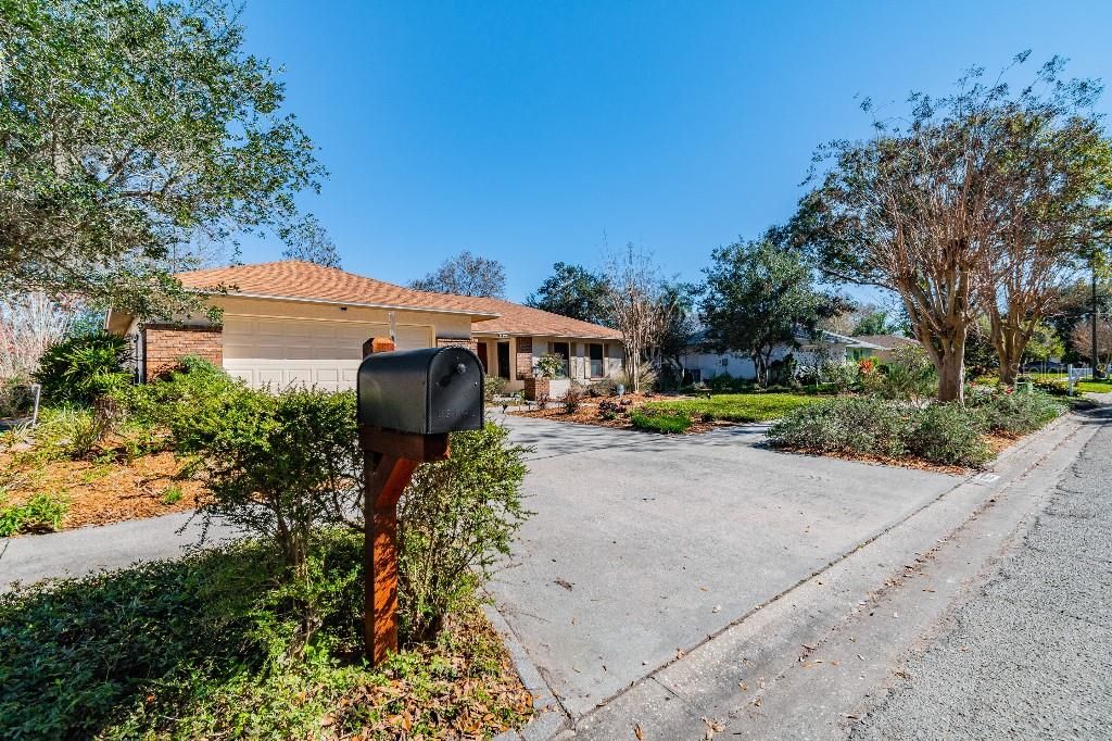 Recently Sold: $398,000 (4 beds, 2 baths, 2398 Square Feet)