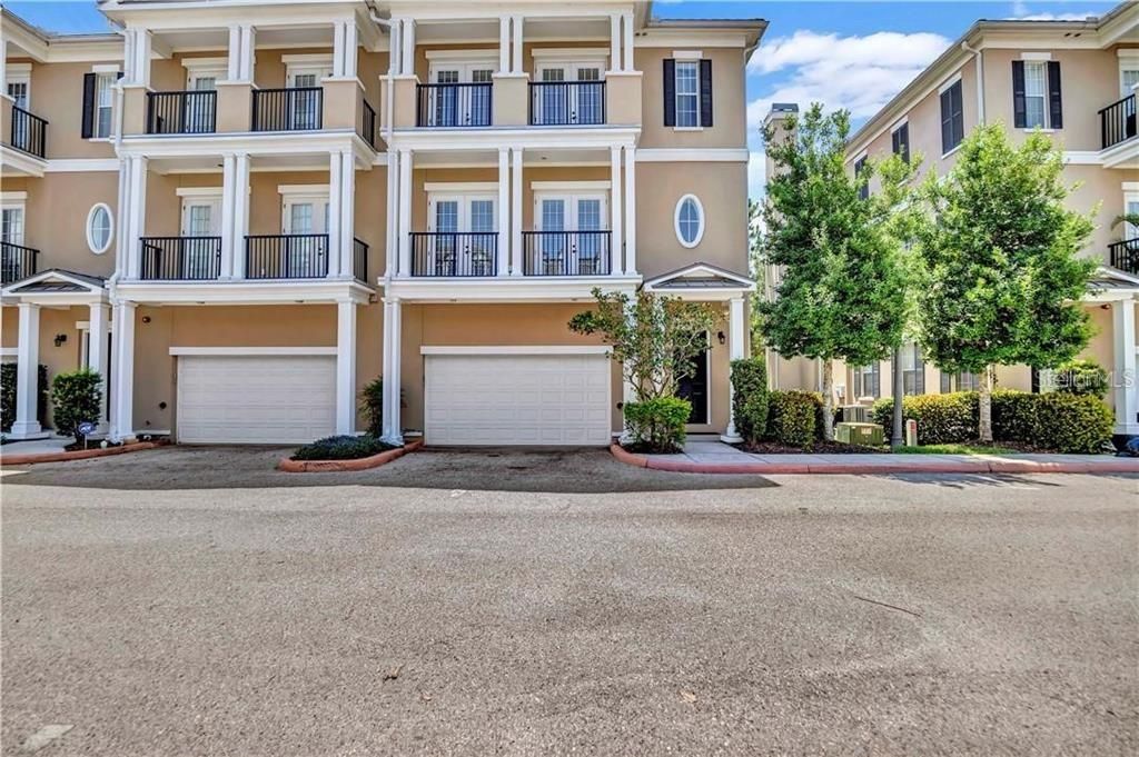 Vendido Recientemente: $629,500 (3 camas, 3 baños, 4000 Pies cuadrados)