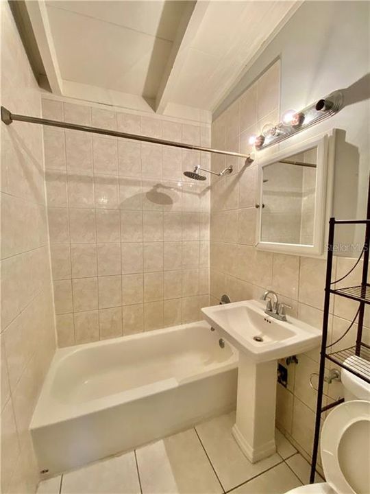 最近租的: $1,299 (3 贝兹, 1 浴室, 1140 平方英尺)