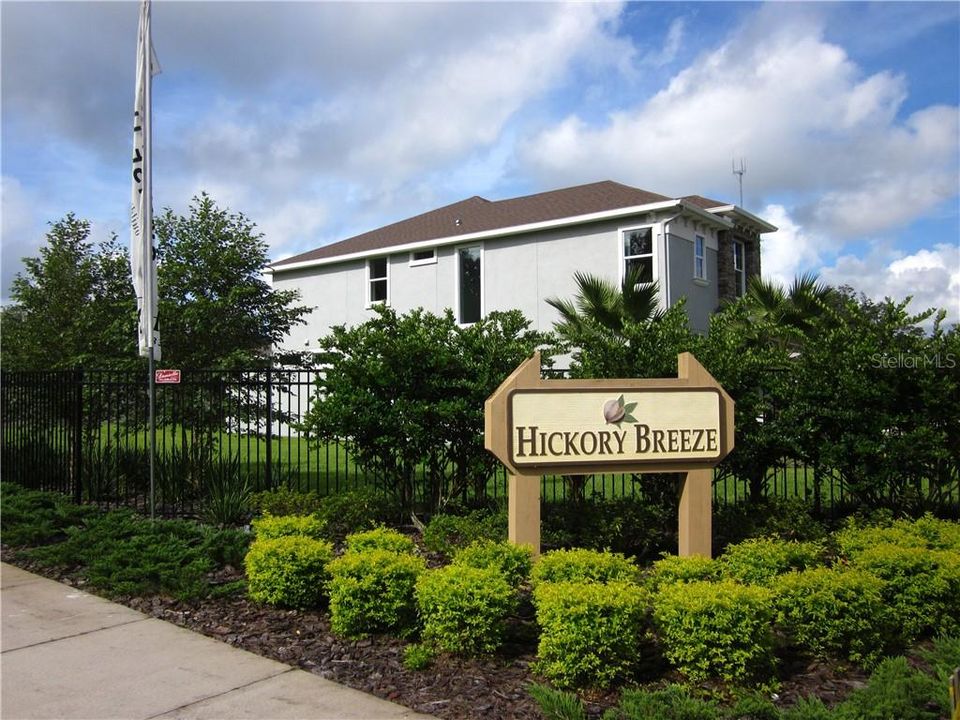 Hickory Breeze Entry Sign