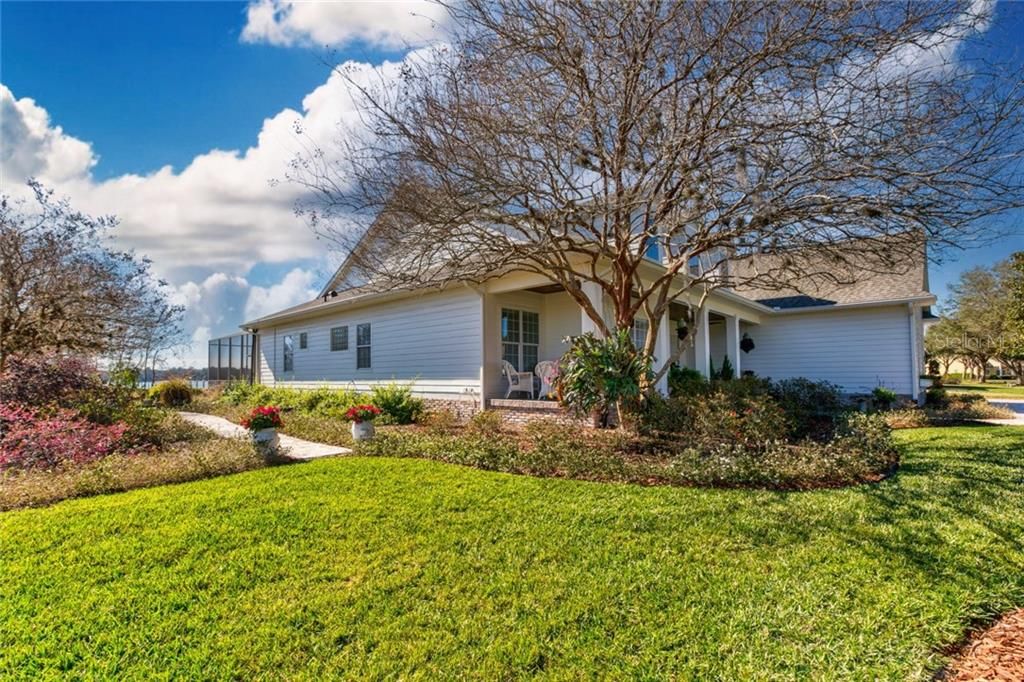 Recently Sold: $869,000 (4 beds, 3 baths, 3076 Square Feet)