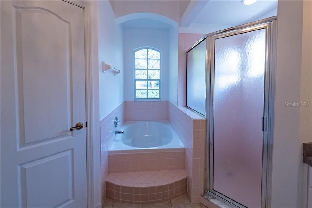 Недавно продано: $345,777 (3 спален, 2 ванн, 1883 Квадратных фут)