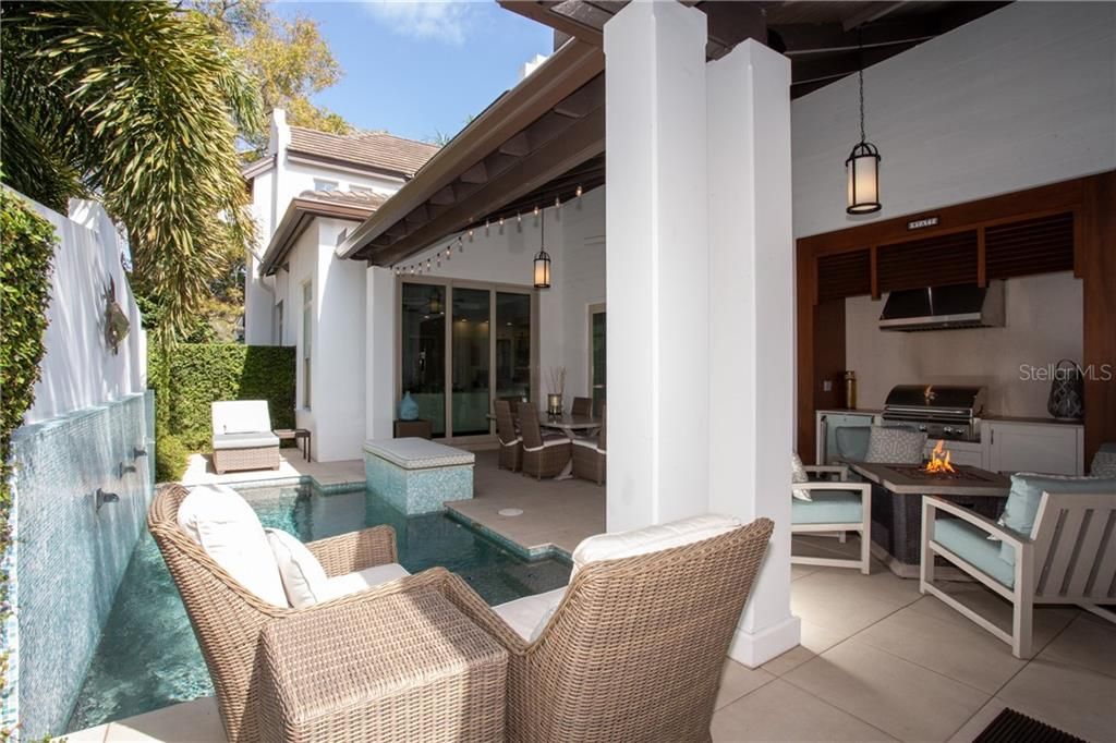 Recently Sold: $1,400,000 (3 beds, 3 baths, 3070 Square Feet)
