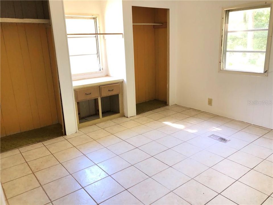 Vendido Recientemente: $45,000 (2 camas, 2 baños, 960 Pies cuadrados)