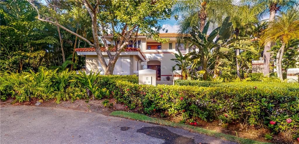 Vendido Recientemente: $1,995,000 (3 camas, 3 baños, 3338 Pies cuadrados)