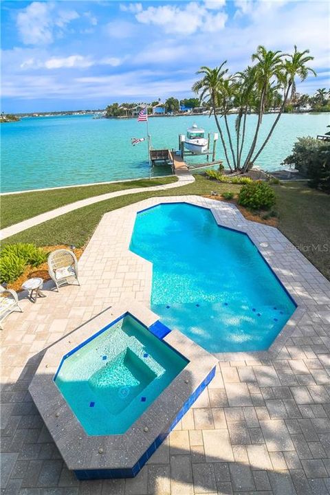 Recently Sold: $2,450,000 (4 beds, 3 baths, 2901 Square Feet)