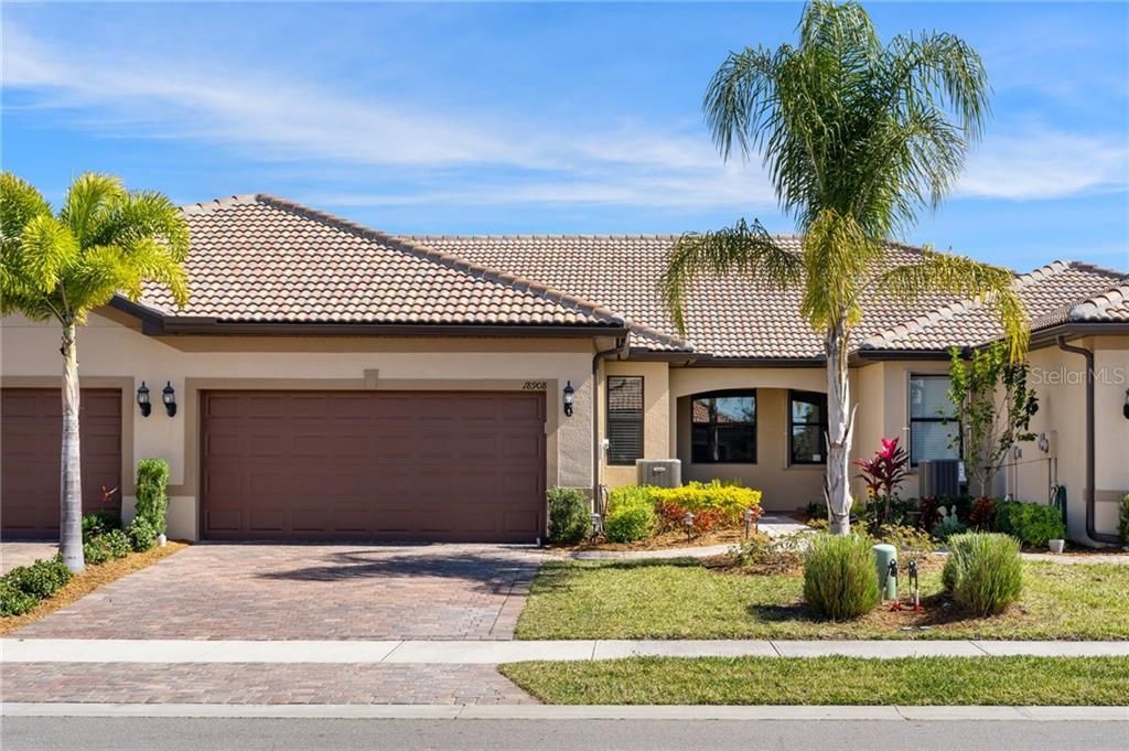 Recently Sold: $285,000 (2 beds, 2 baths, 1443 Square Feet)