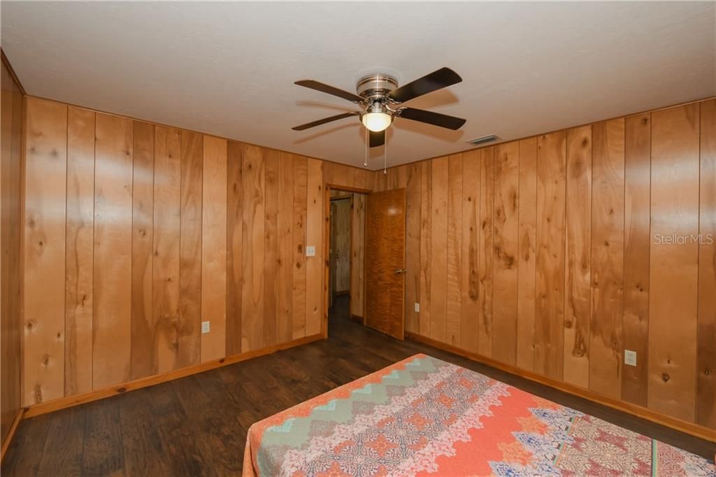 Recently Sold: $280,000 (2 beds, 2 baths, 1652 Square Feet)