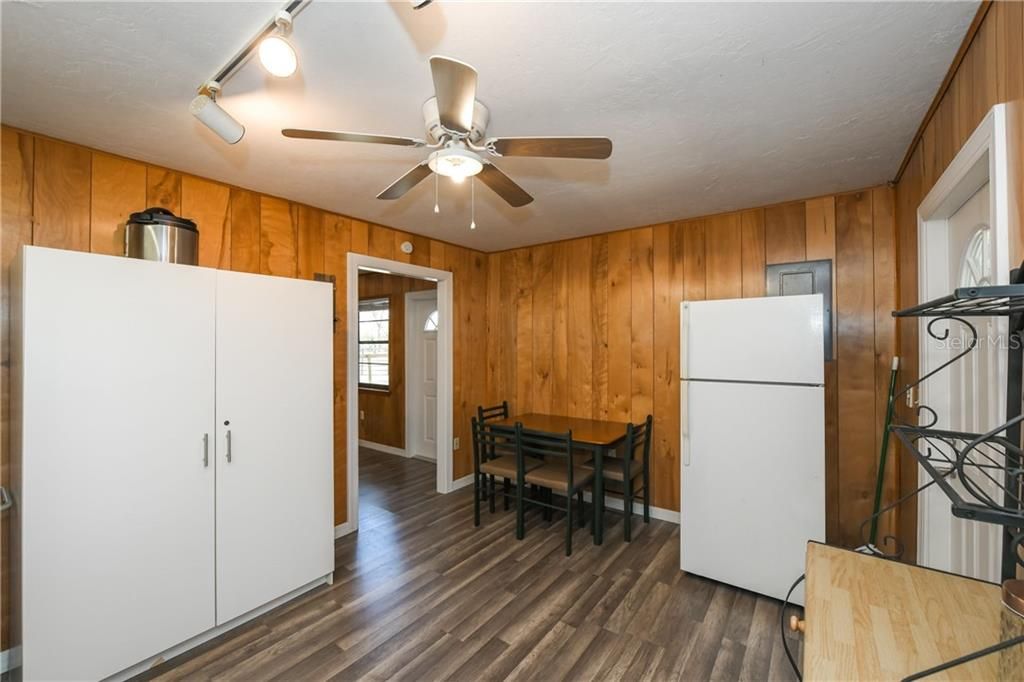 Recently Sold: $280,000 (2 beds, 2 baths, 1652 Square Feet)