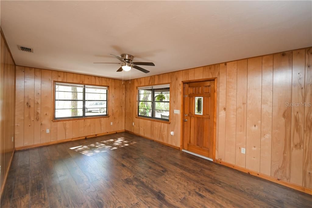 Recently Sold: $280,000 (2 beds, 2 baths, 1652 Square Feet)