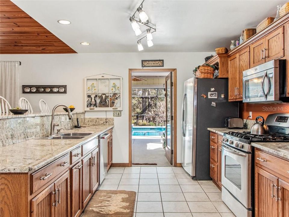 Recently Sold: $895,000 (3 beds, 2 baths, 2080 Square Feet)