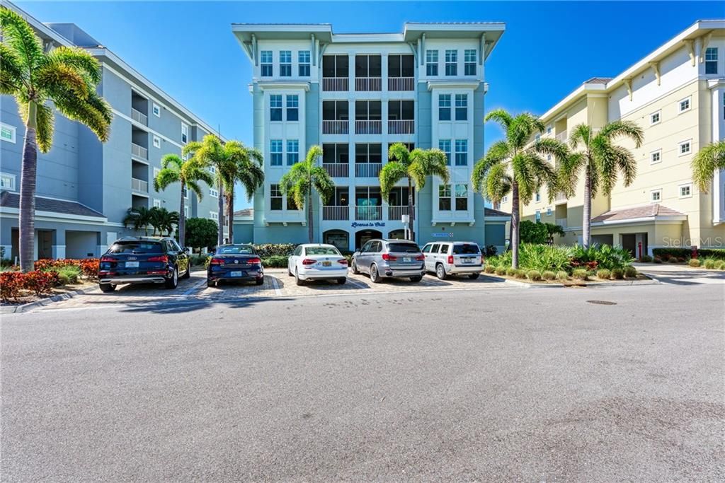 Recently Sold: $479,000 (2 beds, 2 baths, 1456 Square Feet)