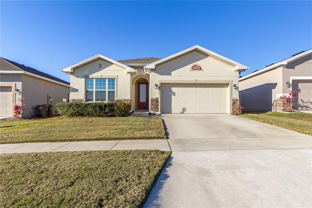 Recently Sold: $369,000 (3 beds, 2 baths, 2052 Square Feet)
