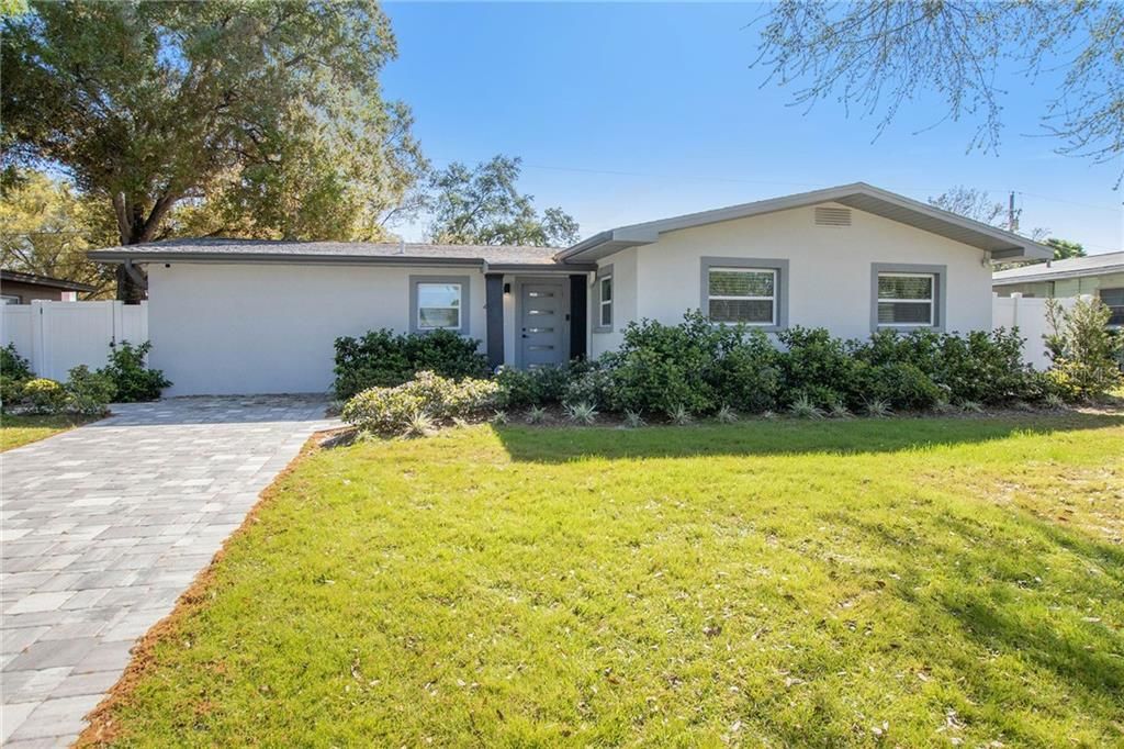 Recently Sold: $465,000 (4 beds, 3 baths, 1626 Square Feet)