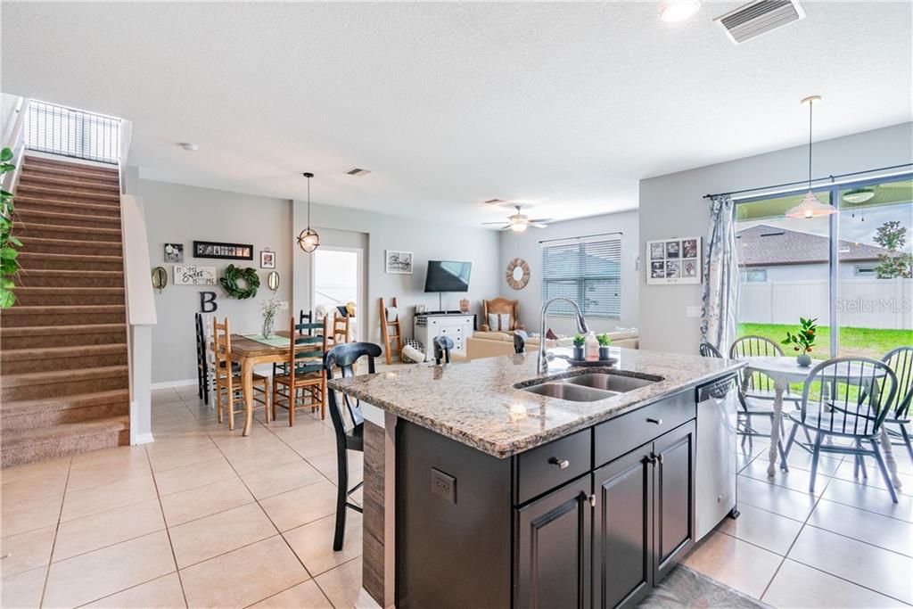 Recently Sold: $299,900 (3 beds, 2 baths, 2389 Square Feet)