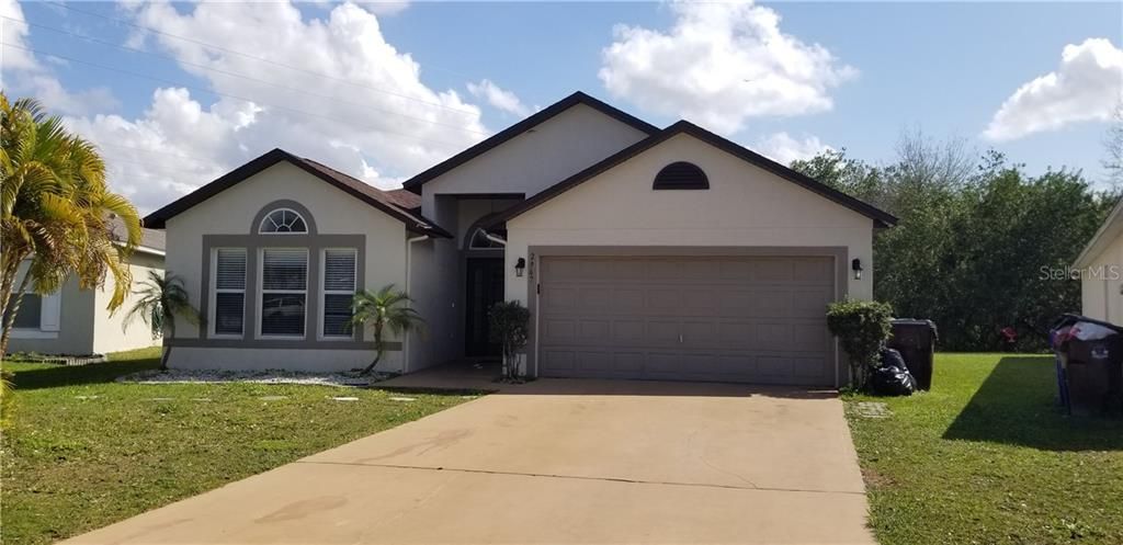 Recently Sold: $270,000 (4 beds, 2 baths, 1868 Square Feet)