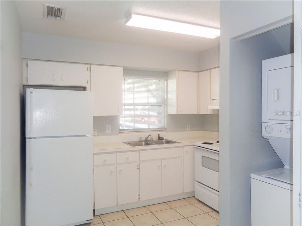 Recently Rented: $1,350 (2 beds, 2 baths, 1140 Square Feet)