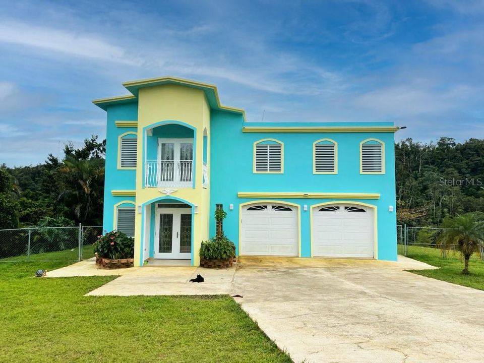 Vendido Recientemente: $250,000 (4 camas, 2 baños, 2200 Pies cuadrados)